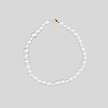 Load image into Gallery viewer, Bella’s Pearl Choker
