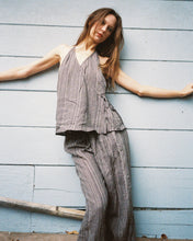 Load image into Gallery viewer, Dakota Linen Halter Top
